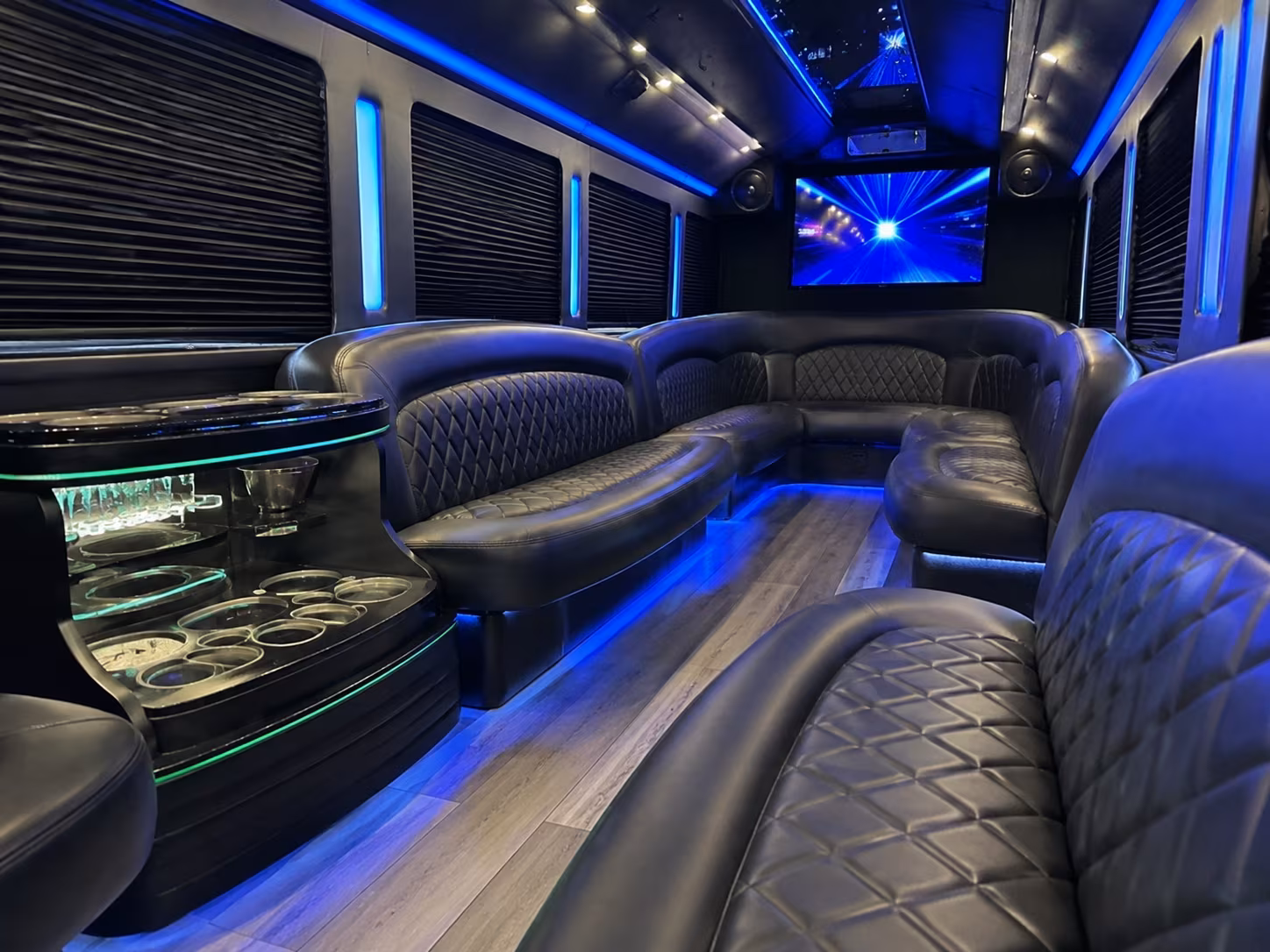 Elizabeth Winery Tour & Pub Crawl Transportation party bus exterior